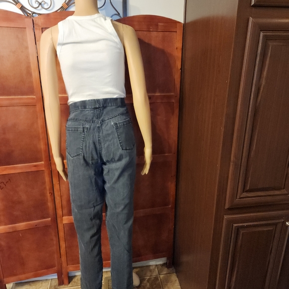 Jeans - Picture 3 of 11